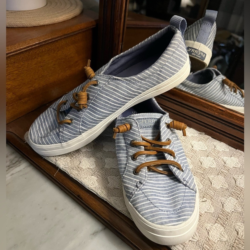 SPERRY Classic Crest Vibe Chambray Stripe Slip On Casual Sneakers Blue Wms 7.5